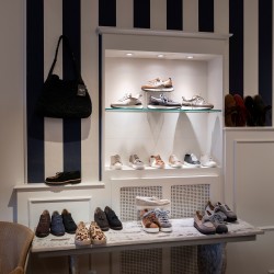 blue-exclusive-quality-shoes-knokke-4747